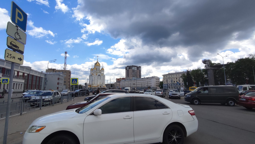 Площадь железнодорожного вокзала в Иваново