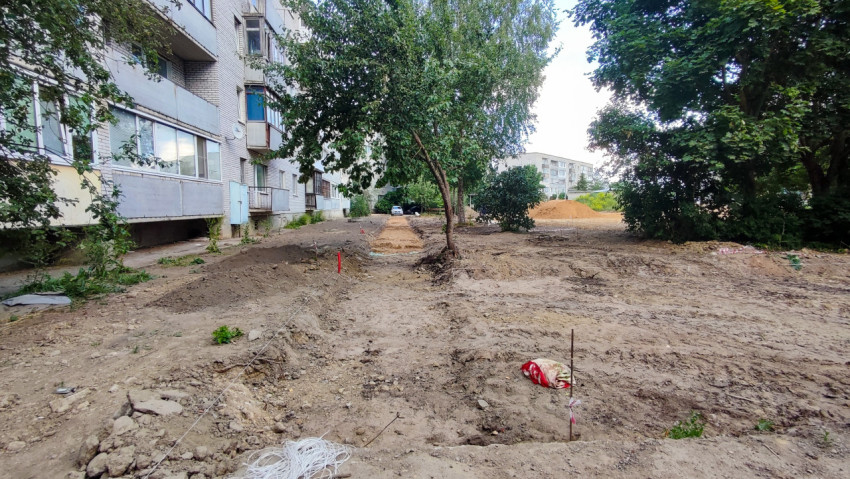 Подготовка территории под благоустройство во дворе