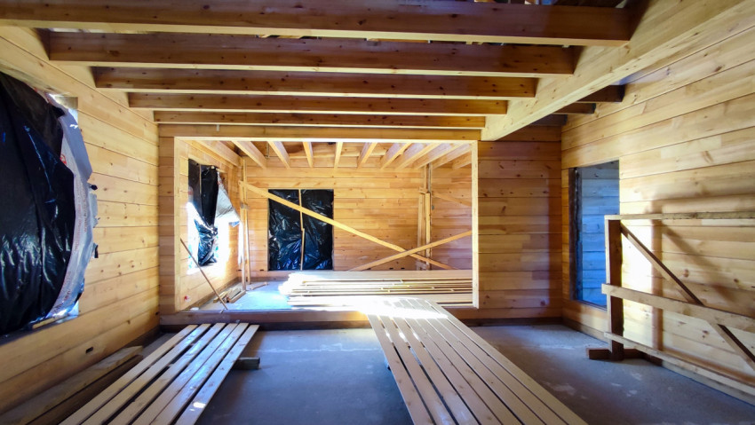 Монтаж перекрытий и подготовка к отделке в деревянном доме