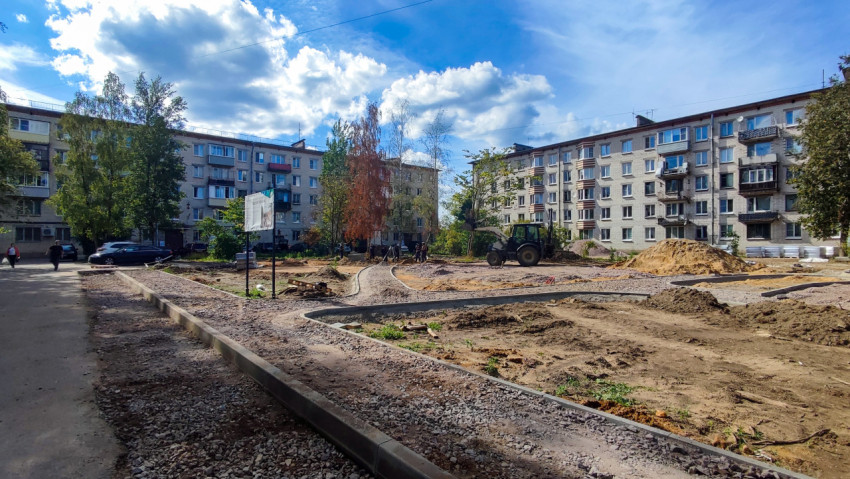 Благоустройство двора многоэтажного жилого дома