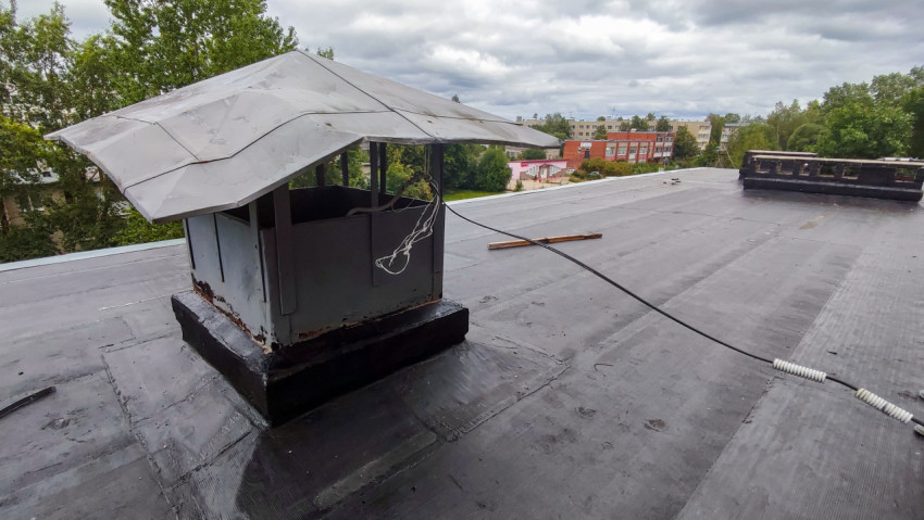 Вентиляционная шахта на крыше с гидроизоляцией