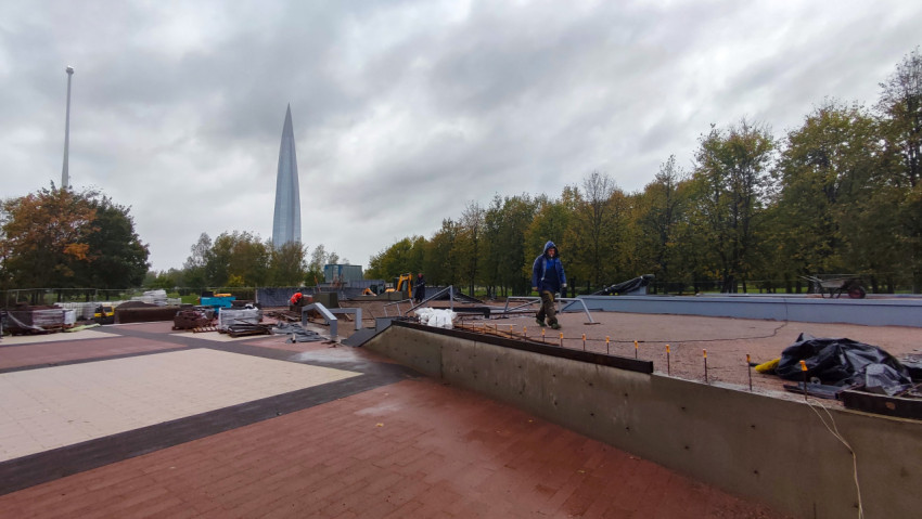 Рабочие на строительной площадке у башни Лахта-центр