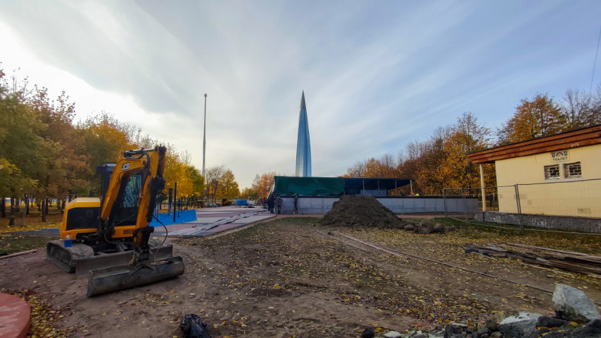 Строительная техника и благоустройство у Лахта-центра