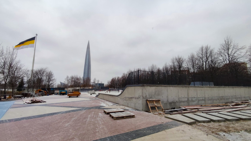 Скейт-парк у башни «Лахта Центр» в зимний период