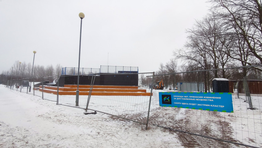 Строительная площадка у Парка 300-летия Санкт-Петербурга