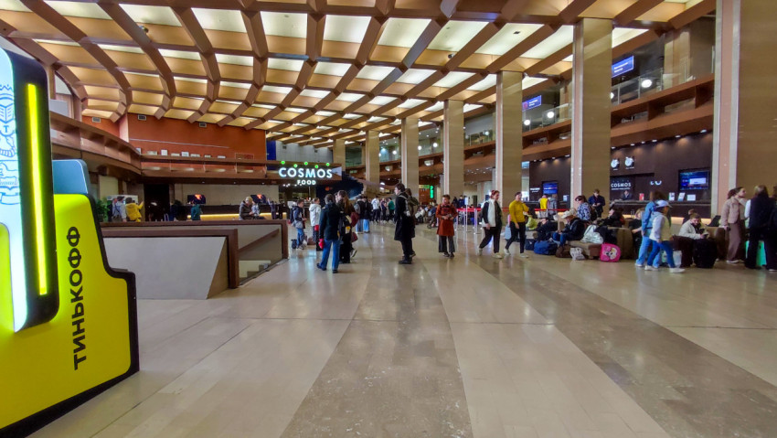 Вестибюль гостиницы «Космос» на ВДНХ