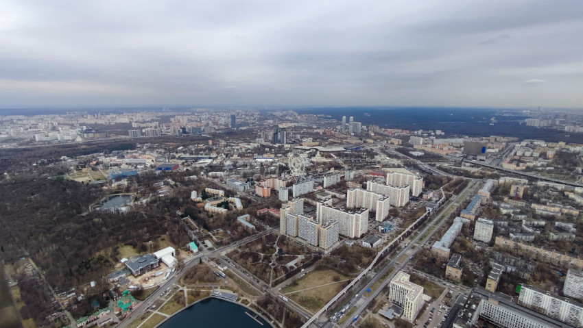 Панорамный вид Москвы с Останкинской телебашни