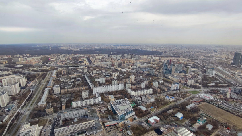 Панорамный вид Москвы с обзорной площадки Останкинской телебашни