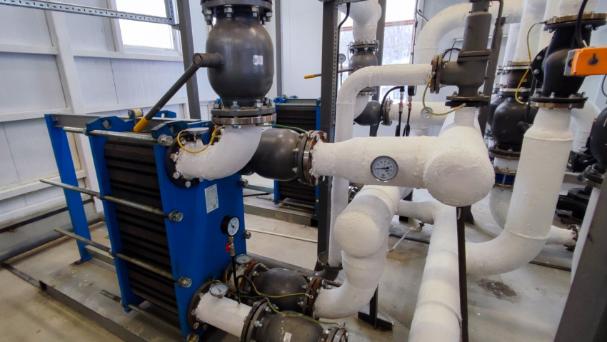 Узел ввода трубопровода к пластинчатому теплообменнику