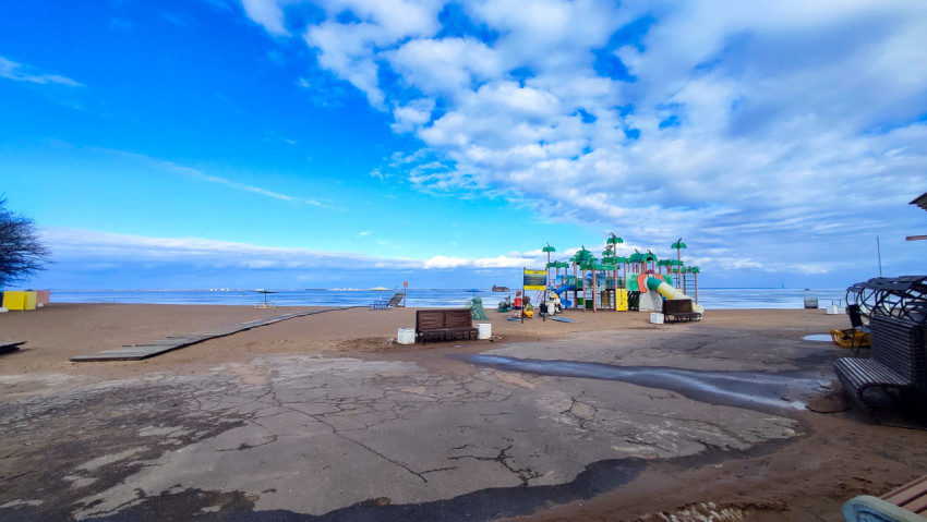 Городской пляж Кронштадта в межсезонье