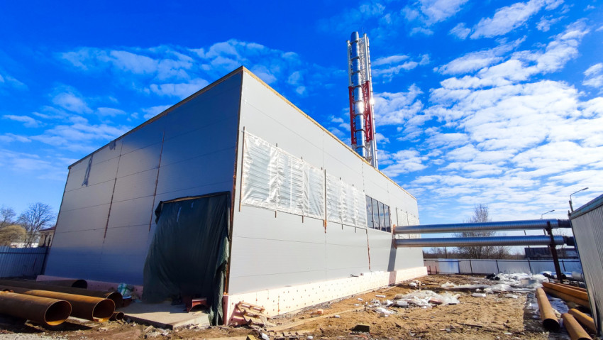 Здание модульной котельной с дымовой трубой