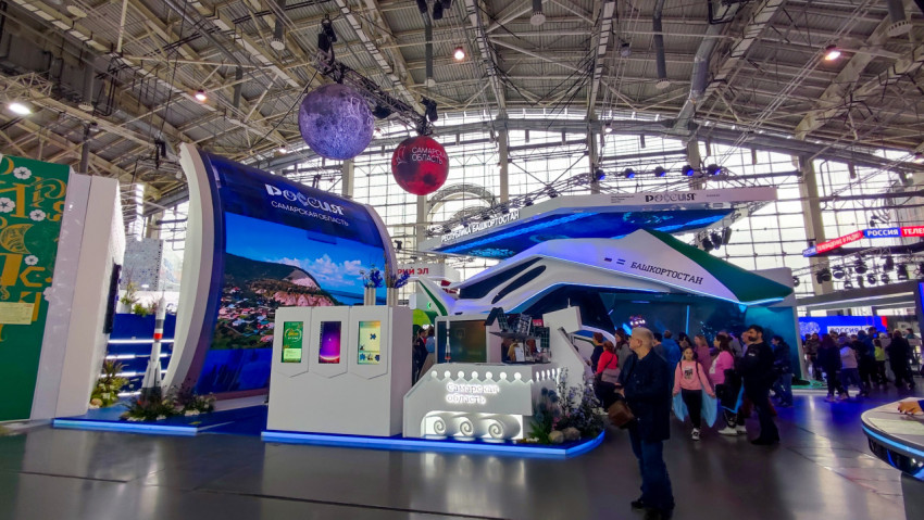 Стенды Самарской области и Башкортостана на выставке