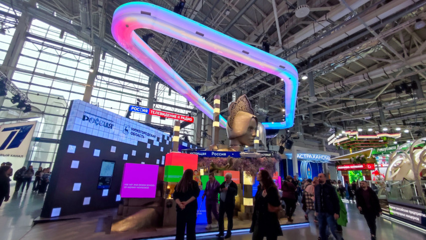 Экспозиция регионов России в павильоне №75 ВДНХ