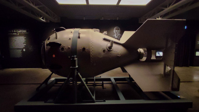 Модель первой советской атомной бомбы в экспозиции павильона «АТОМ»