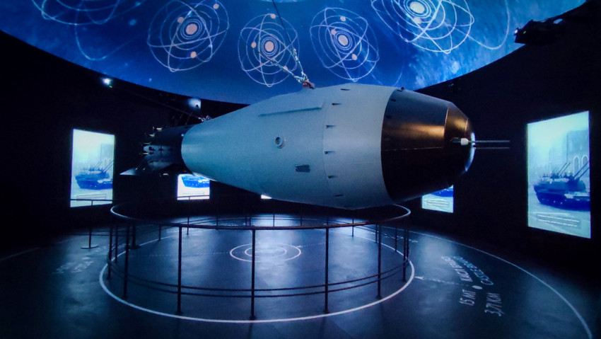 Макет «Царь-бомбы» в центральном зале павильона «АТОМ»
