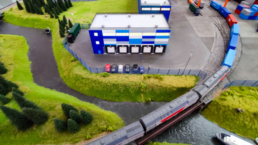 Макет логистического комплекса с железнодорожной веткой