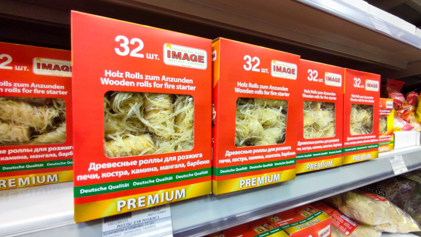 Упаковки роллов для розжига IMAGE на полке в магазине