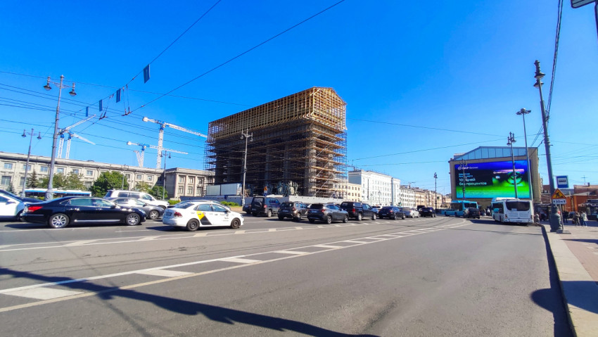Реставрационные работы на Московских Триумфальных воротах