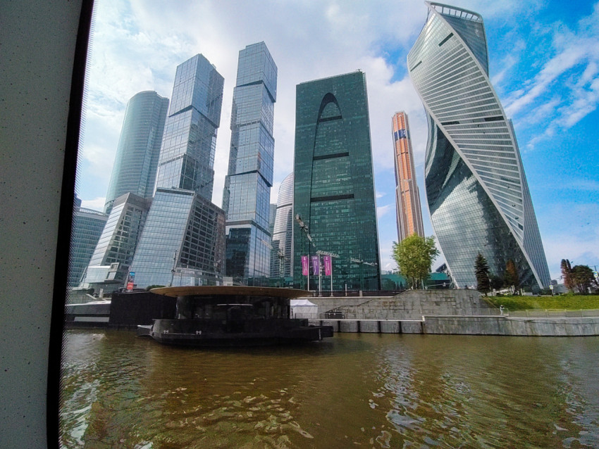 Панорама Москва-Сити с реки