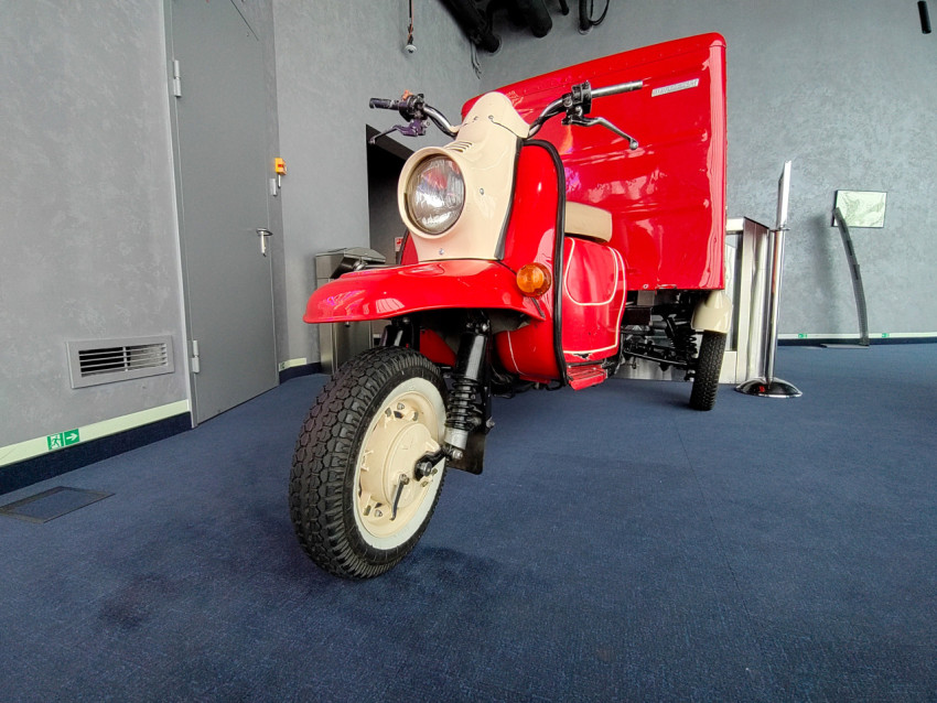 Мотороллер «Муравей» в музейной зоне смотровой площадки