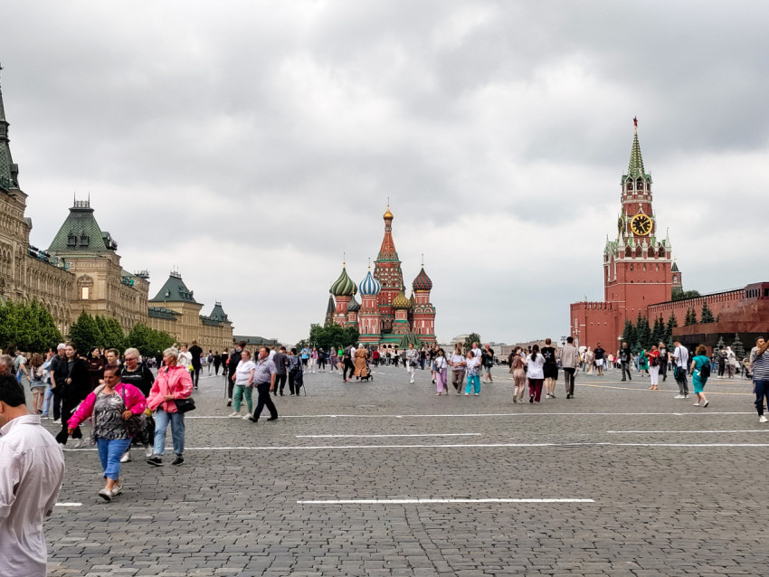 Вид Красной площади с собором Василия Блаженного в перспективе