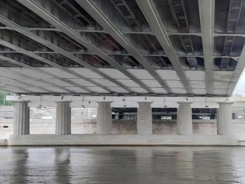 Пролётное строение Новоарбатского моста с видом снизу