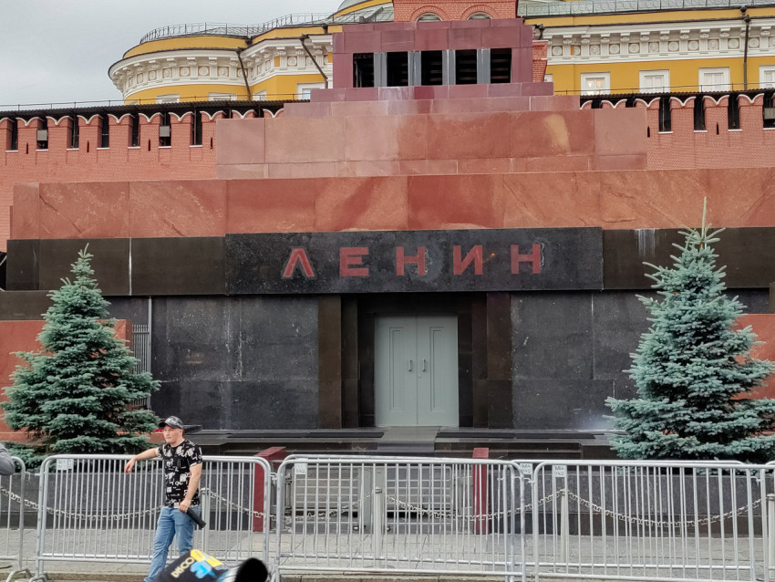 Центральный фасад Мавзолея Ленина на Красной площади