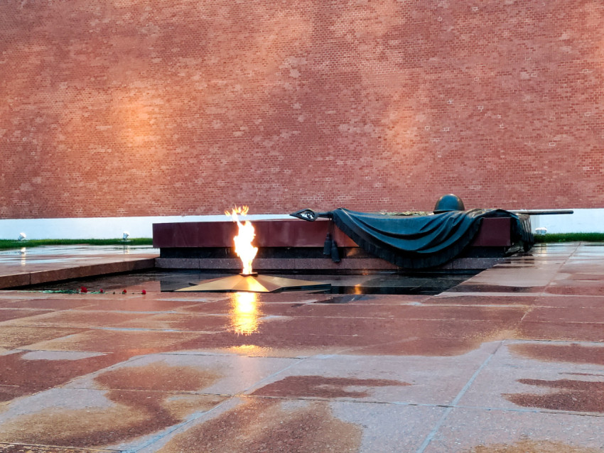 Вечный огонь Могилы Неизвестного Солдата