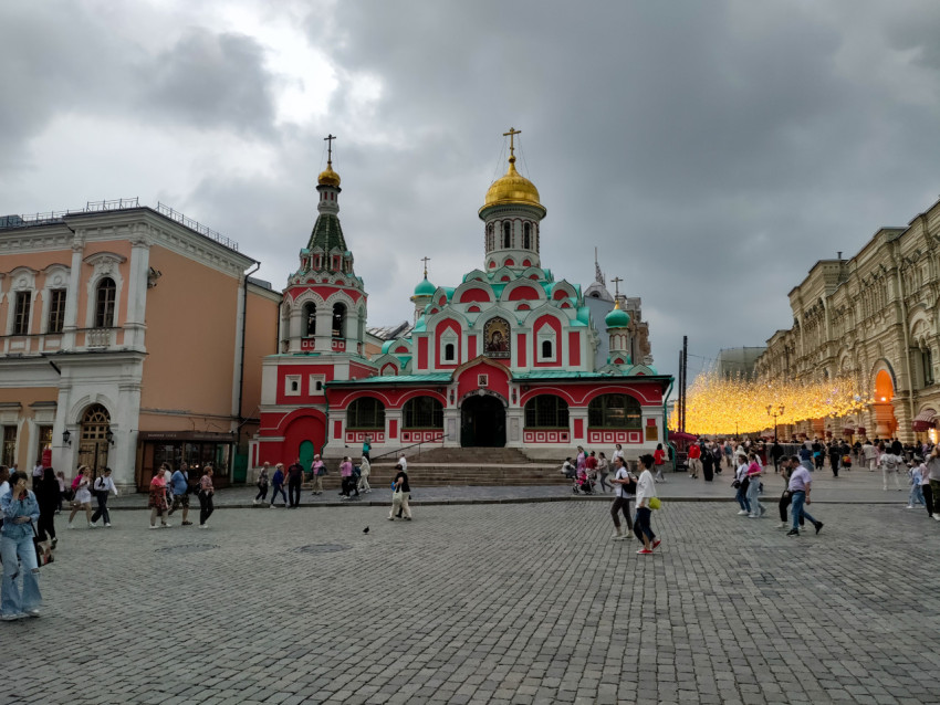 Казанский собор на Никольской улице в Москве