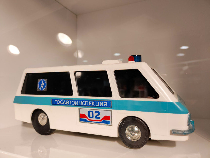 Игрушечный автомобиль Госавтоинспекции СССР