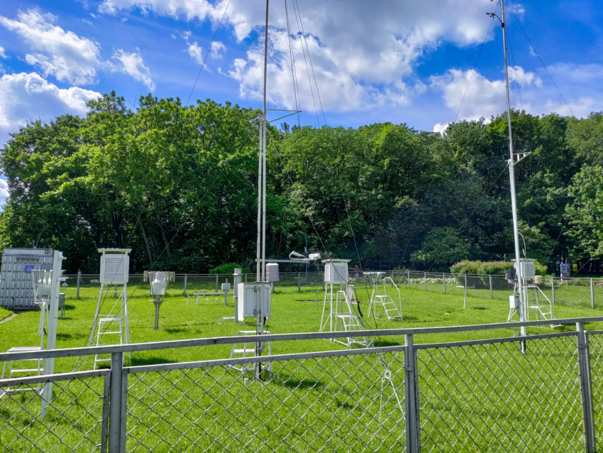 Общий вид метеорологической площадки Росгидромета на ВДНХ