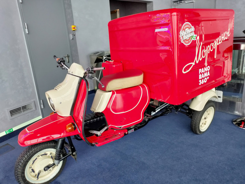 Советский мотороллер «Муравей» в экспозиции фабрики мороженого