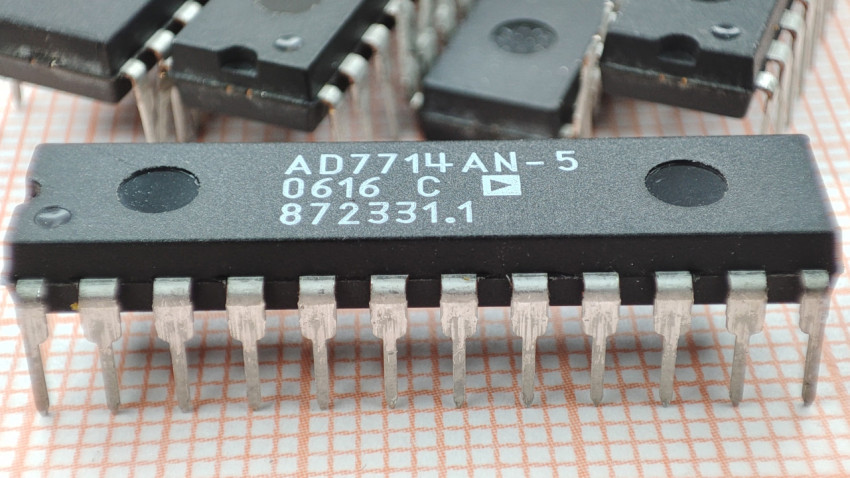 0 198 AD7714AN 5