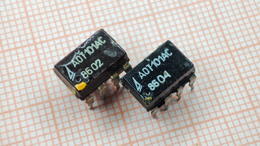 Оптопары АОТ101АС с маркировкой 8602 и 8604