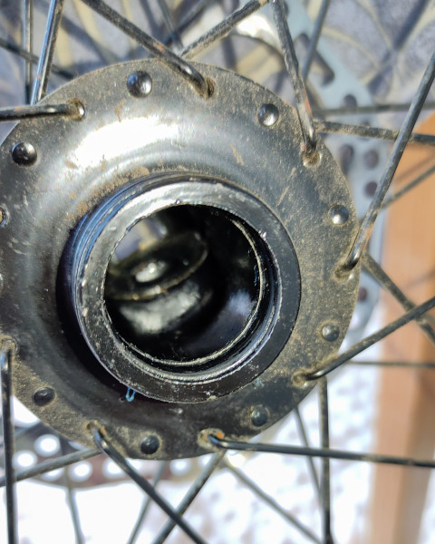 Втулка от велосипедного колеса вблизи