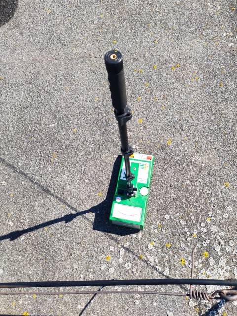 Влагомер Tramex с датчиком на крыше