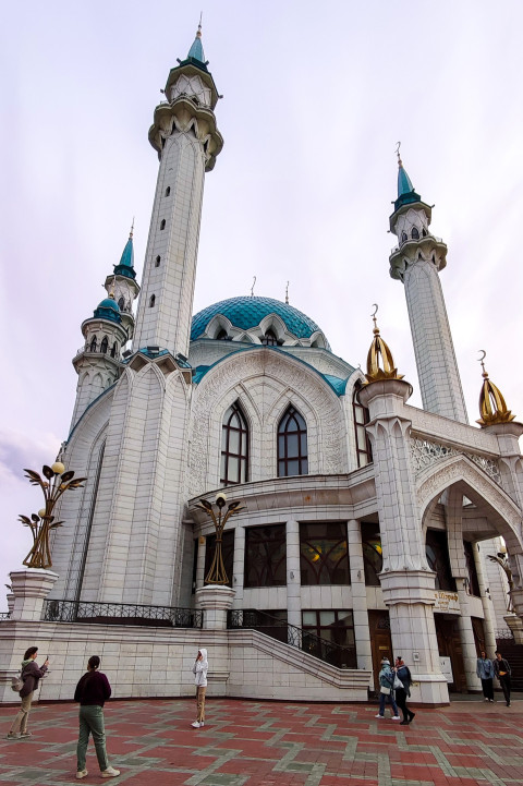 Входная группа мечети Кул Шариф с минаретами и куполом