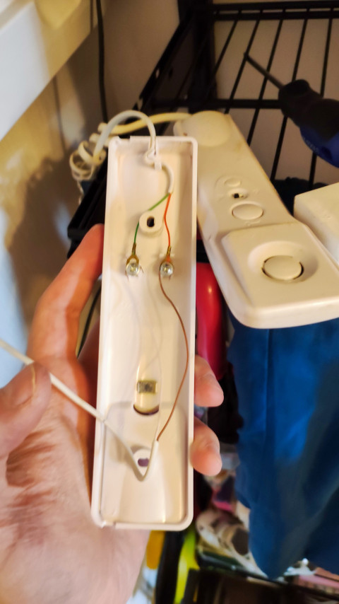 Корпус настенной домофонной кнопки с контактами