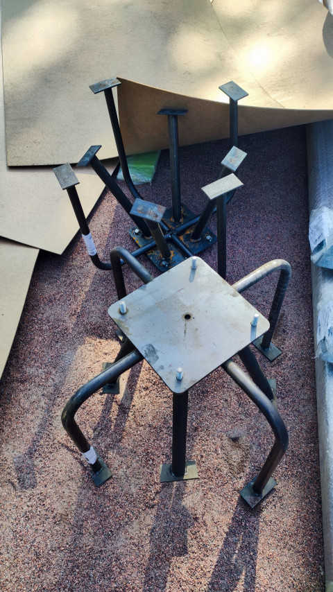 Металлические основания для монтажа конструкций