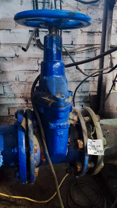 Задвижка DN150 на водопроводном трубопроводе