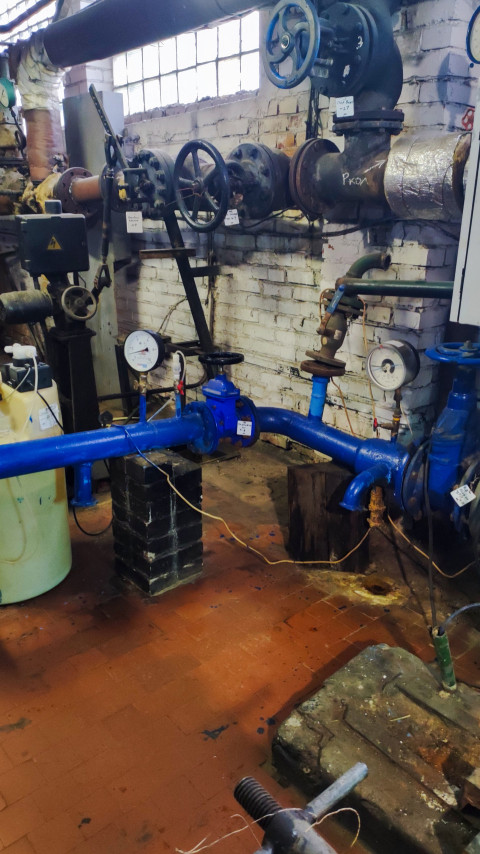 Контрольно-измерительное оборудование на трубопроводе системы отопления