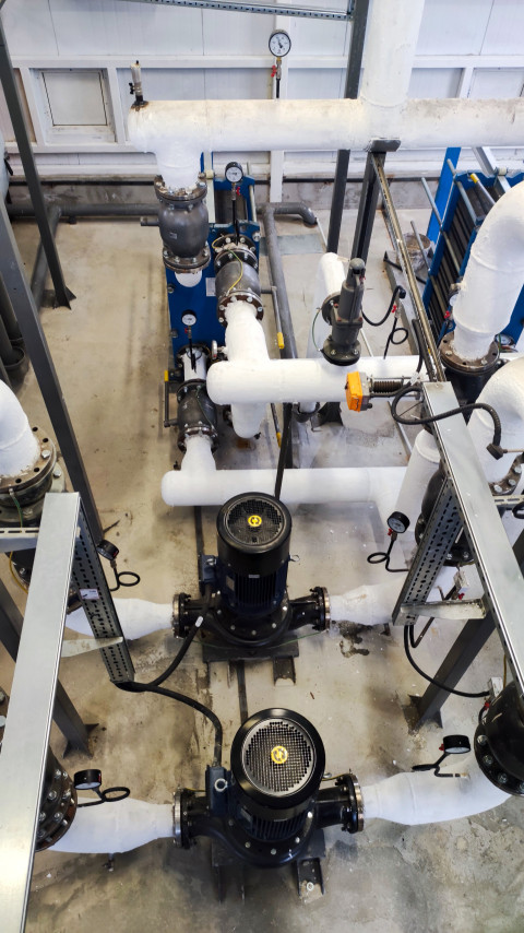 Насосный узел и распределительные трубопроводы