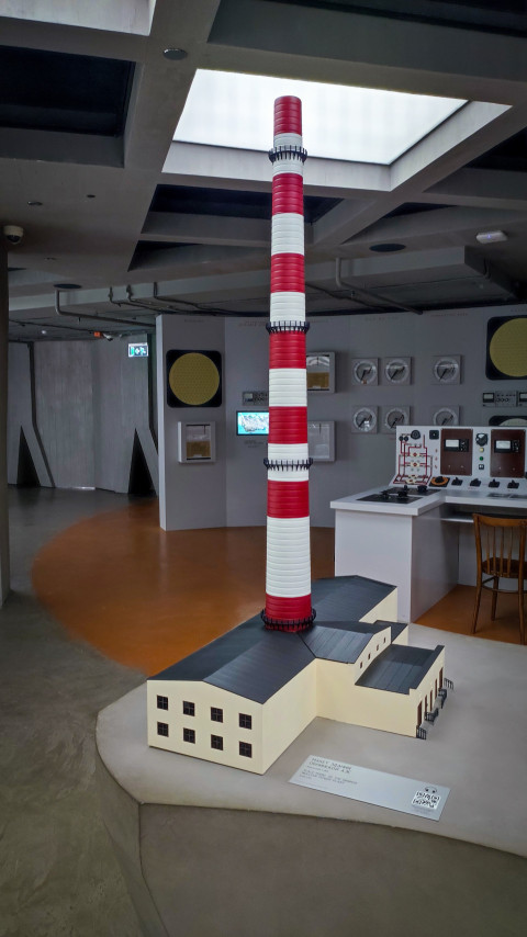 Макет здания Обнинской АЭС в павильоне «АТОМ» на ВДНХ