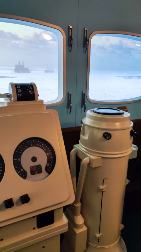 Пост навигационного управления симулятора в павильоне «АТОМ»