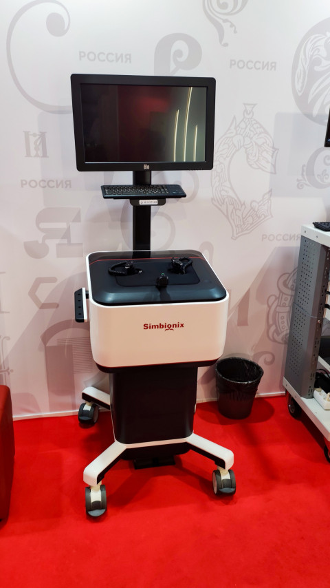Симулятор лапароскопии Simbionix на медицинской выставке