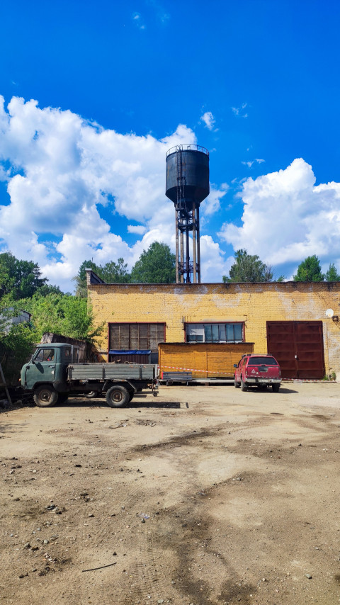 Водонапорная башня на территории промышленного двора