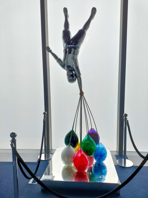 Арт-объект «Why people can’t fly» на смотровой площадке PANORAMA360